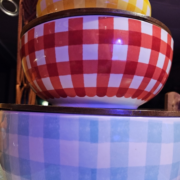 Pioneer Woman Gingham Ceramic Nesting Bowl Set w/ Lids - Picture 5 of 5